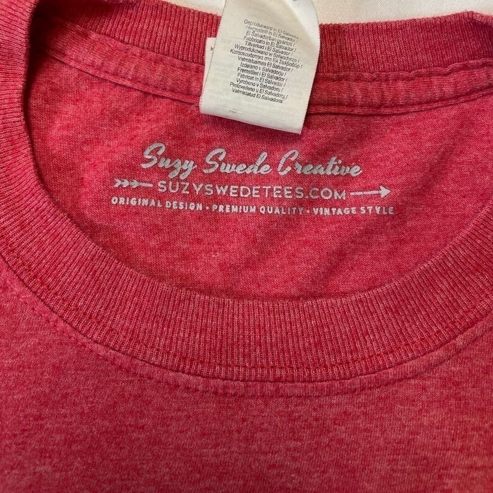 Gildan size medium red Junkin, pickin, paintin shabby chick t-shirt. - Picture 5 of 7